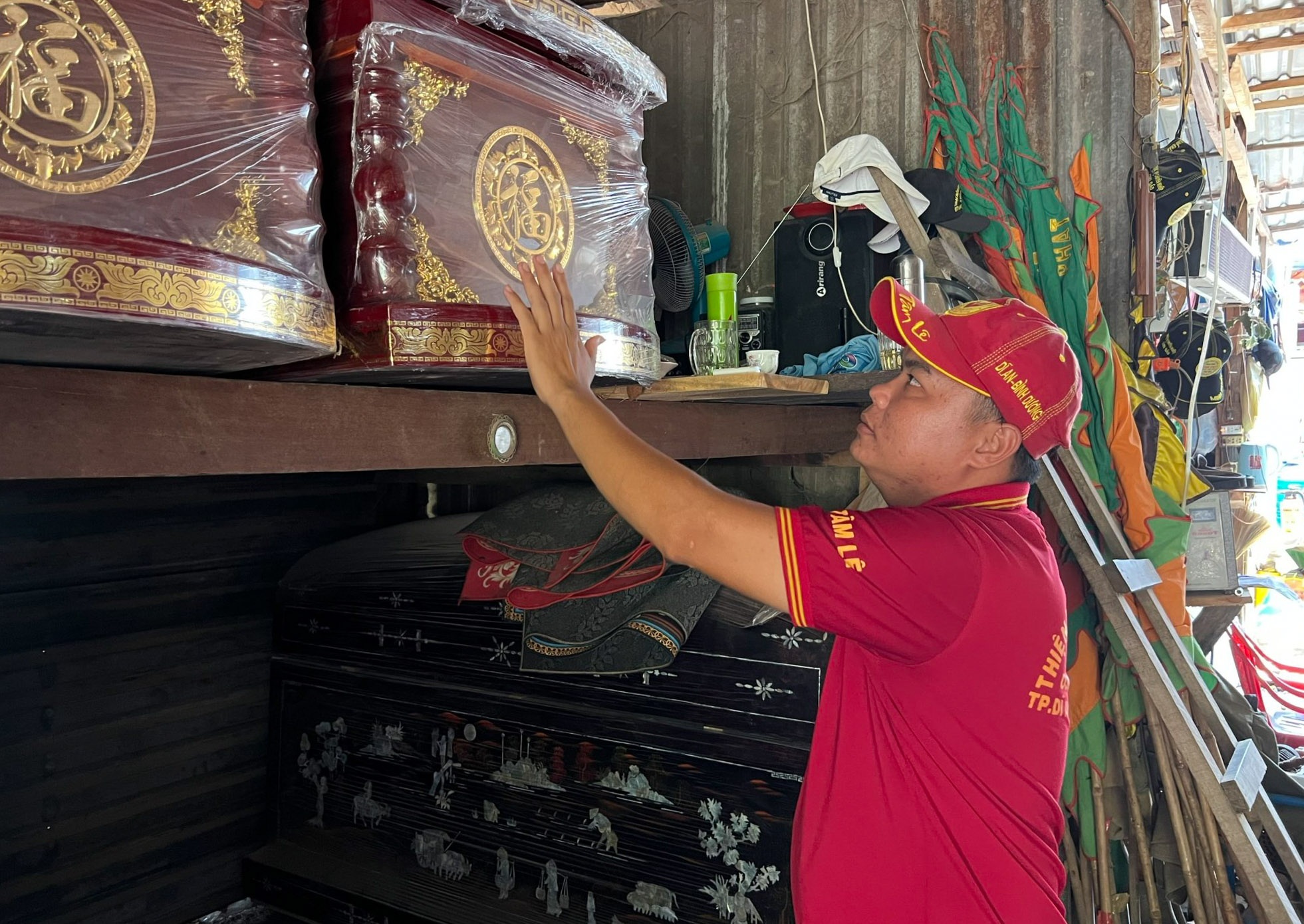 Hiệp sĩ đường phố liệt tay sau tai nạn, máu nghĩa hiệp không ngừng sôi! - 4 Hiệp sĩ đường phố liệt tay sau tai nạn, máu nghĩa hiệp không ngừng sôi! - 4