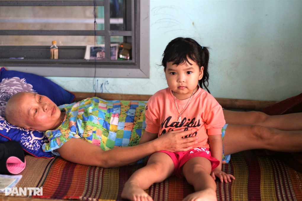 Chồng động kinh, vợ ung thư, lo các con dang dở đường đến trường - 3 Chồng động kinh, vợ ung thư, lo các con dang dở đường đến trường - 3