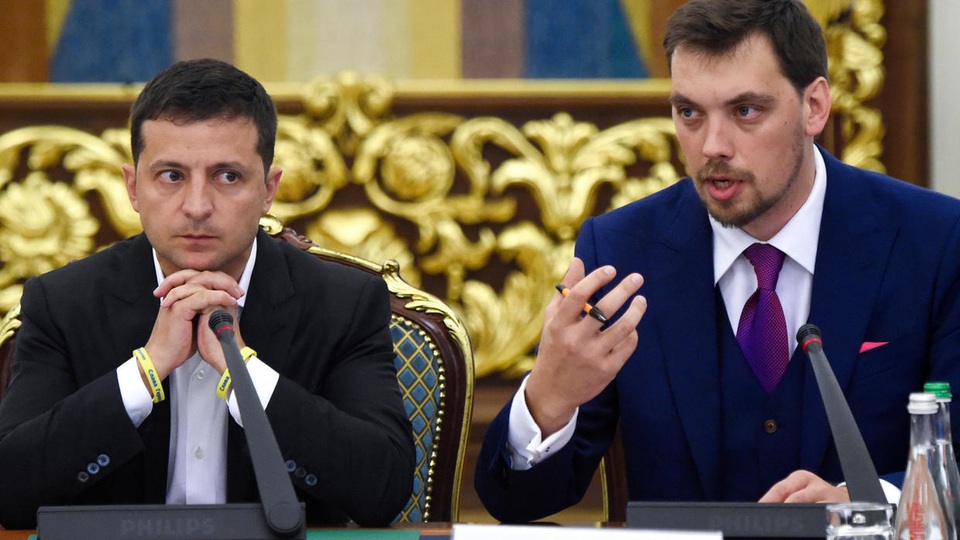 Thủ tướng Ukraine bất ngờ từ chức giữa nghi vấn nói xấu Tổng thống Zelensky - 1 Thủ tướng Ukraine bất ngờ từ chức giữa nghi vấn nói xấu Tổng thống Zelensky - 1