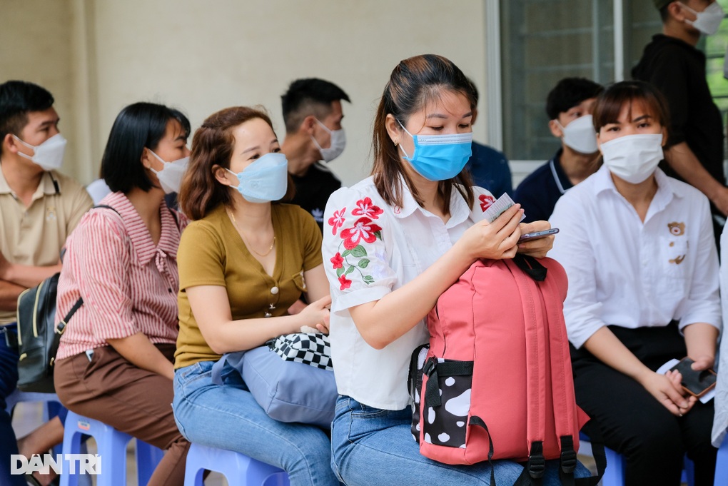 Lao động Việt ở Đài Loan khóc khi nhận tin... tăng lương - 2