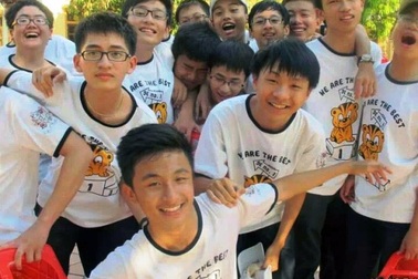 Thêm hai học sinh trường Phan Bội Châu dự thi Olympic Châu Á và Quốc tế