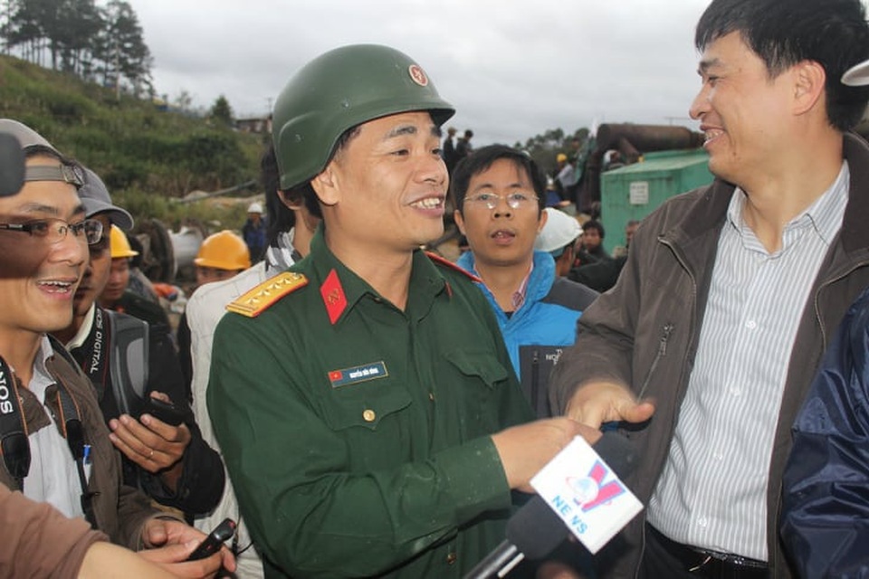 Tiếc thương người luôn đi đầu trong công tác tìm kiếm cứu nạn - 1 Tiếc thương người luôn đi đầu trong công tác tìm kiếm cứu nạn - 1
