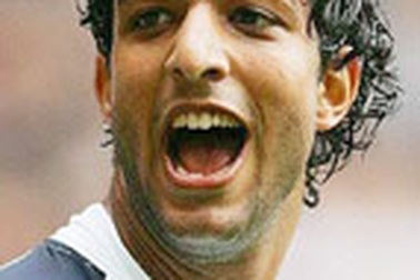 Căng thẳng White Hart Lane!