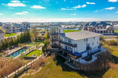 "Biệt phủ" nghỉ mát của tỷ phú Mỹ: Nội thất xa xỉ, bốn bề đều nhìn ra biển