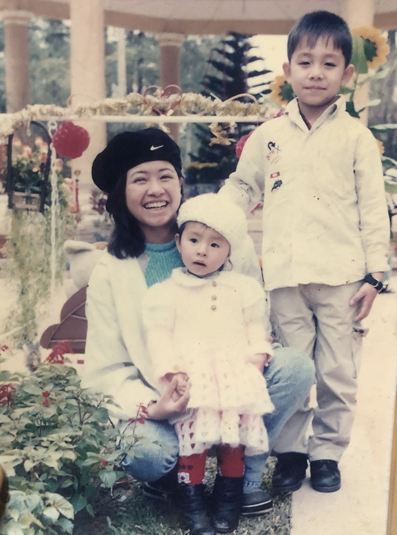 Hy hữu: Gia đình có anh chuyển giới thành nữ, em gái chuyển giới thành nam - 3 Hy hữu: Gia đình có anh chuyển giới thành nữ, em gái chuyển giới thành nam - 3