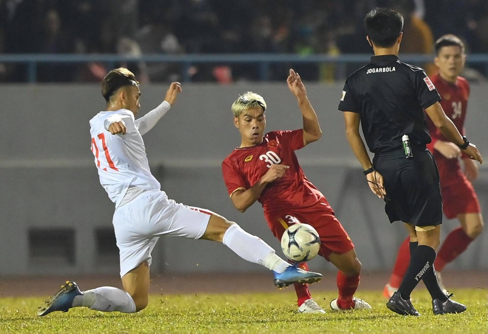 Tuyển Việt Nam 3-2 U22 Việt Nam: Văn Quyết, Đức Chinh ghi bàn - 27 Tuyển Việt Nam 3-2 U22 Việt Nam: Văn Quyết, Đức Chinh ghi bàn - 27