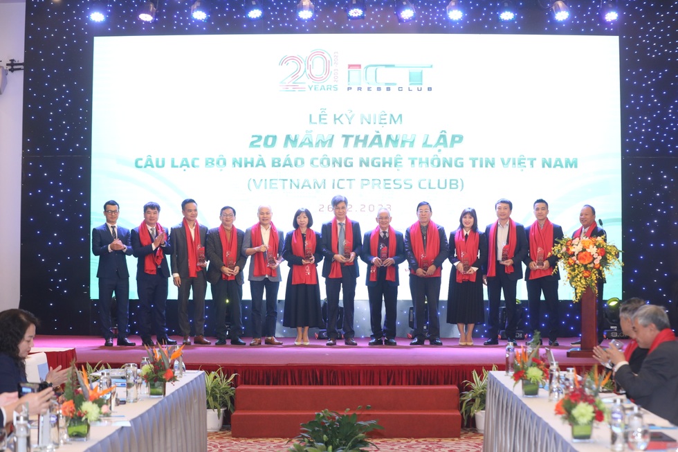 Chủ tịch Hội nhà báo Việt Nam: Công nghệ thúc đẩy báo chí phát triển - 4 Chủ tịch Hội nhà báo Việt Nam: Công nghệ thúc đẩy báo chí phát triển - 4