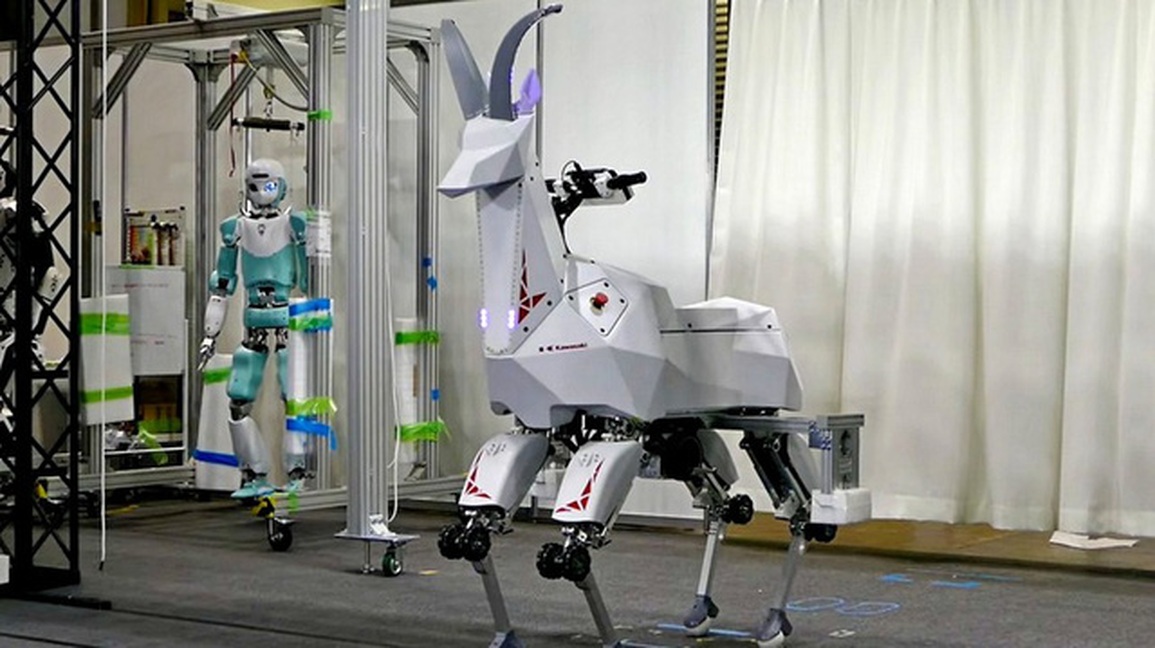 Kawasaki ra mắt robot dê rừng, chở được người - 2 Kawasaki ra mắt robot dê rừng, chở được người - 2