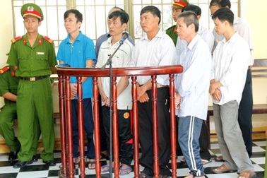 Hàng loạt cán bộ hầu tòa vì lập hồ sơ đền bù khống, “ăn” tiền tỉ