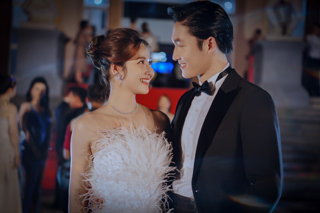 Huyền Lizzie gây chú ý trên thảm đỏ Cánh diều 2021, stylist kể hậu trường - 3 Huyền Lizzie gây chú ý trên thảm đỏ Cánh diều 2021, stylist kể hậu trường - 3