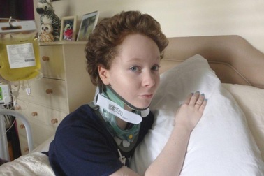 Cô bé tuổi teen suốt 3 năm chỉ có thể nếm thức ăn rồi... nhổ