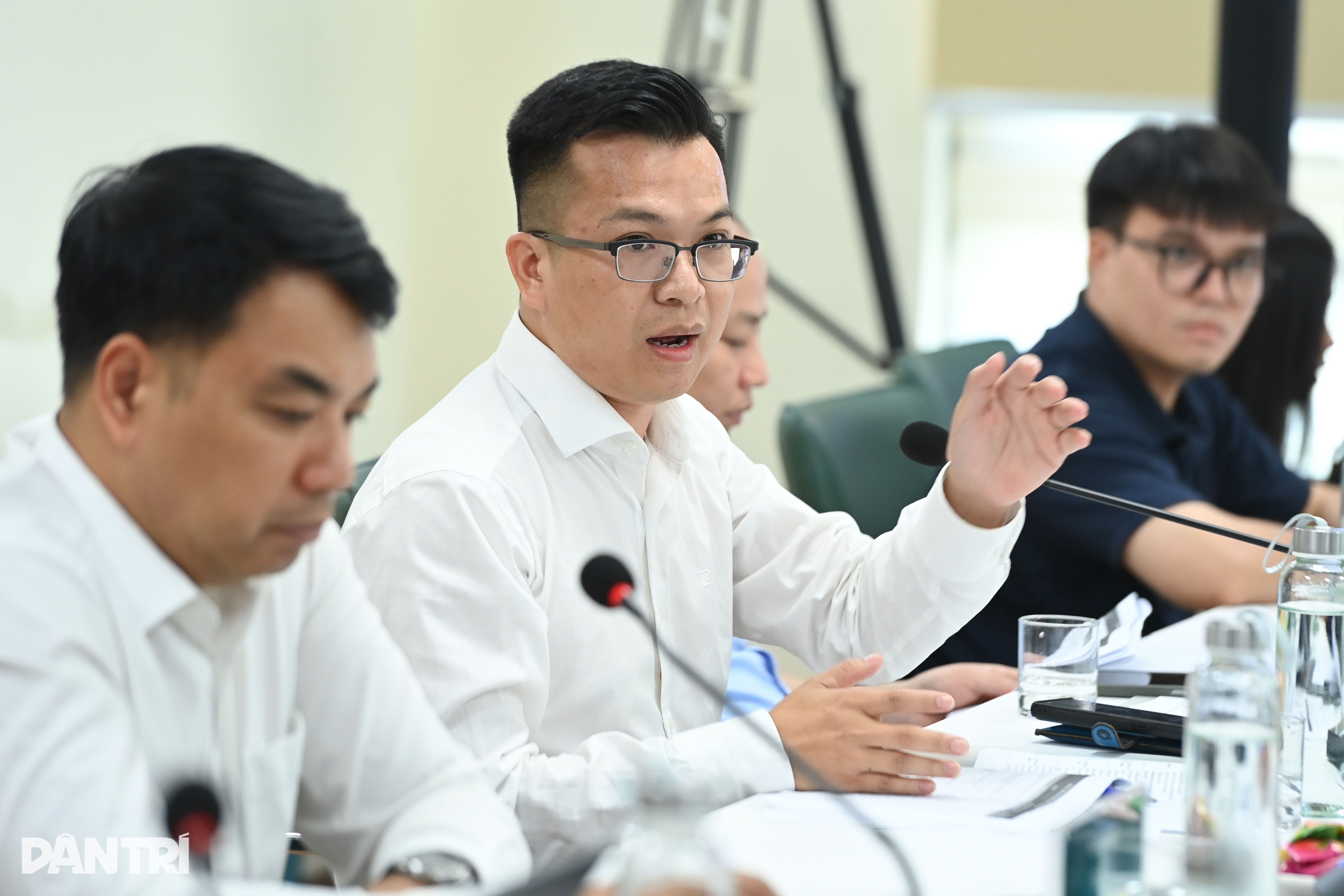 The Judging Council had a heated discussion about the Vietnam ESG Awards 2025 - 4 Hội đồng Thẩm định thảo luận sôi nổi về Vietnam ESG Awards 2025 - 4