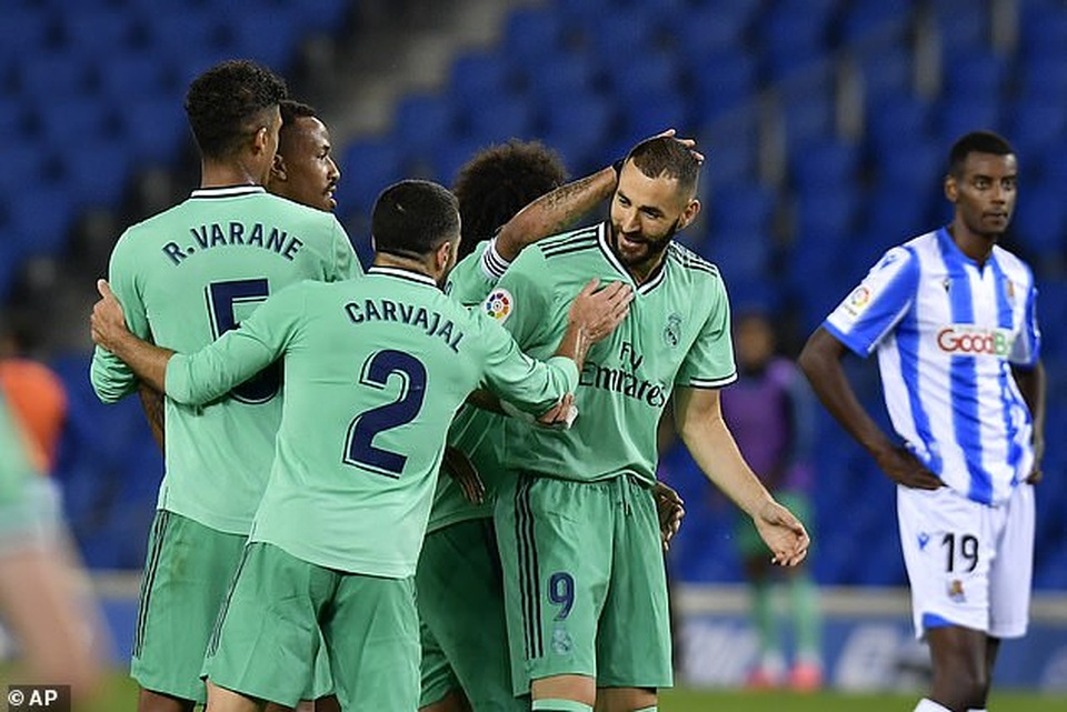 Hạ Sociedad, Real Madrid soán ngôi đầu bảng của Barcelona - 9 Hạ Sociedad, Real Madrid soán ngôi đầu bảng của Barcelona - 9