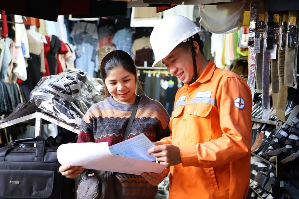 EVNCPC đẩy mạnh tuyên truyền, kiểm tra an toàn điện, phòng chống cháy nổ trong cộng đồng - 1 EVNCPC đẩy mạnh tuyên truyền, kiểm tra an toàn điện, phòng chống cháy nổ trong cộng đồng - 1