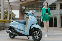 Hoa hậu Đỗ Thị Hà xuất hiện cá tính bên Yamaha Grande hoàn toàn mới