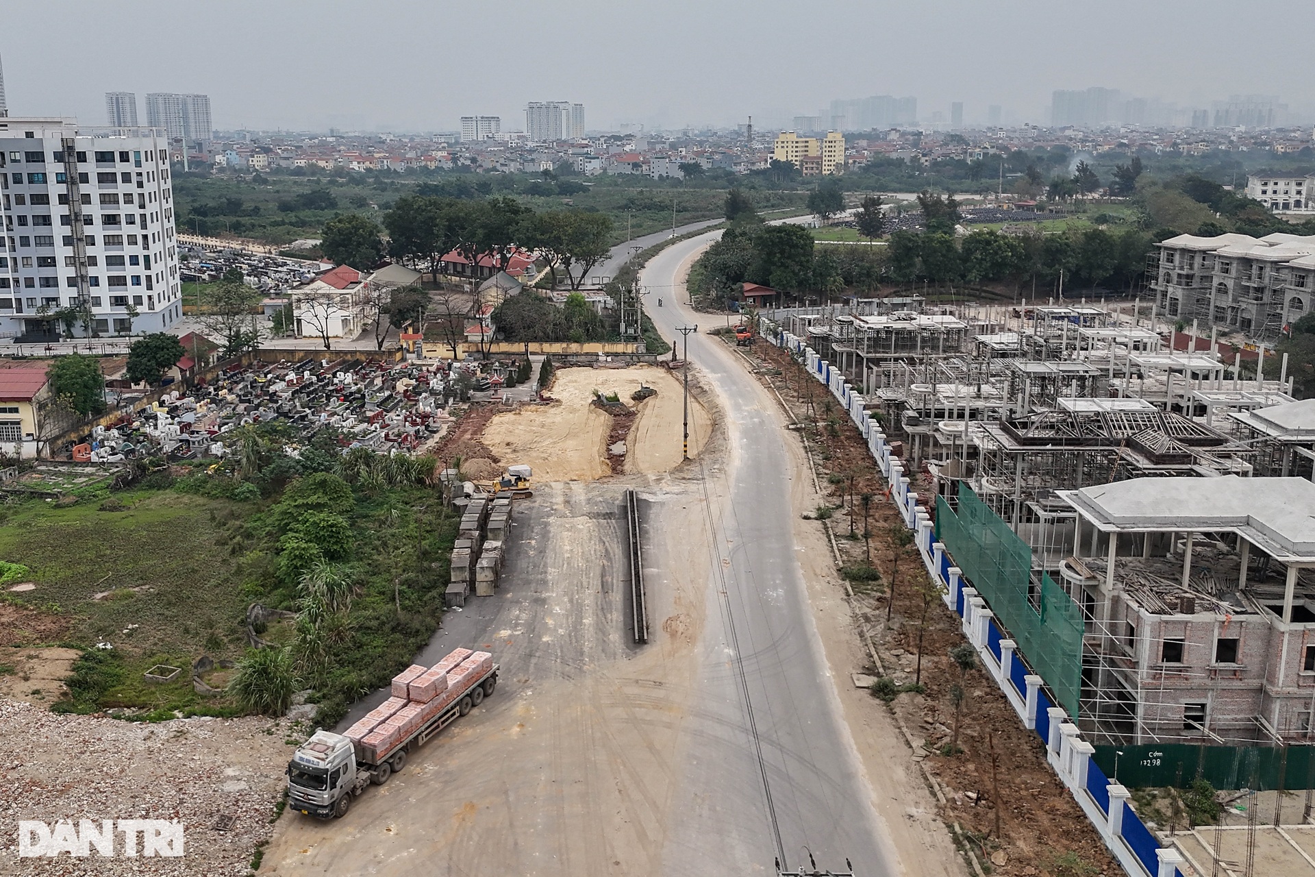 Tuyến đường dài 2,9km, trị giá gần 500 tỷ đồng làm 3 năm chưa xong ở Hà Nội - 3