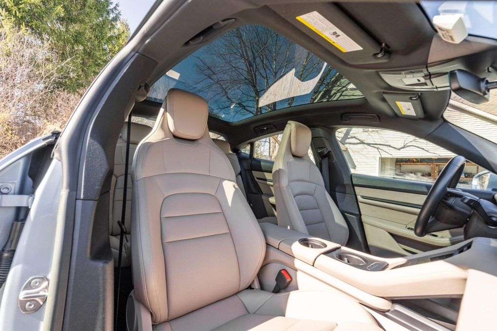 Chiếc xe điện Porsche mất giá một nửa chỉ sau hai năm - 2 Chiếc xe điện Porsche mất giá một nửa chỉ sau hai năm - 2