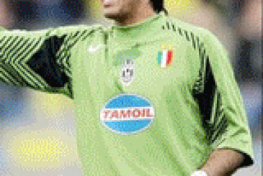 Italia và Barcelona áp đảo hoàn toàn