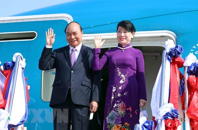 Đêm 25/11, Chủ tịch nước Nguyễn Xuân Phúc cùng Phu nhân và Đoàn Cấp cao Việt Nam đã rời Hà Nội, lên đường thăm chính thức Liên bang Thụy Sĩ từ ngày 25 - 29/11/2021