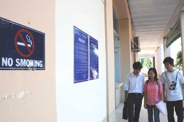 Trường học cũng cấm hút thuốc lá 
