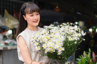 Cuộc sống bình yên, nhiều tiếng cười của nghệ sĩ Vân Dung ở tuổi 50