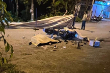 Hai xe máy đâm nhau trực diện, 2 người chết, 4 người thương nặng