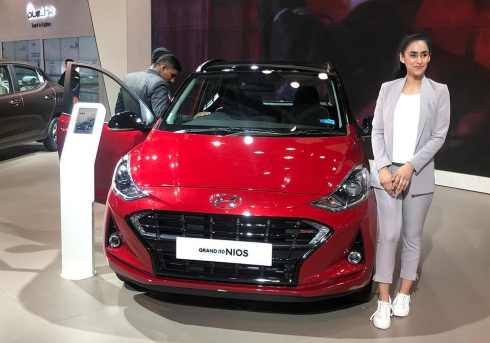 Ấn Độ có thêm Suzuki Ertiga mới, khởi điểm tương đương 290 triệu đồng - 2 Ấn Độ có thêm Suzuki Ertiga mới, khởi điểm tương đương 290 triệu đồng - 2
