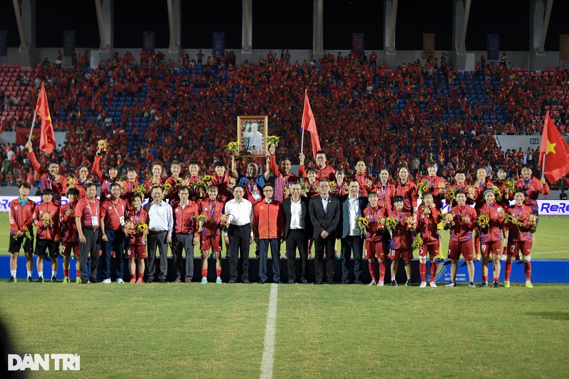 Đánh bại Thái Lan, đội tuyển nữ Việt Nam vô địch SEA Games 31 - 2 Đánh bại Thái Lan, đội tuyển nữ Việt Nam vô địch SEA Games 31 - 2