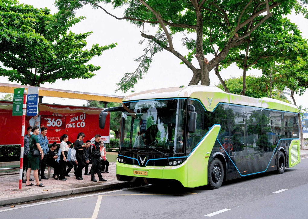 VinBus khai trương tuyến buýt điện đầu tiên tại Nha Trang - 3 VinBus khai trương tuyến buýt điện đầu tiên tại Nha Trang - 3