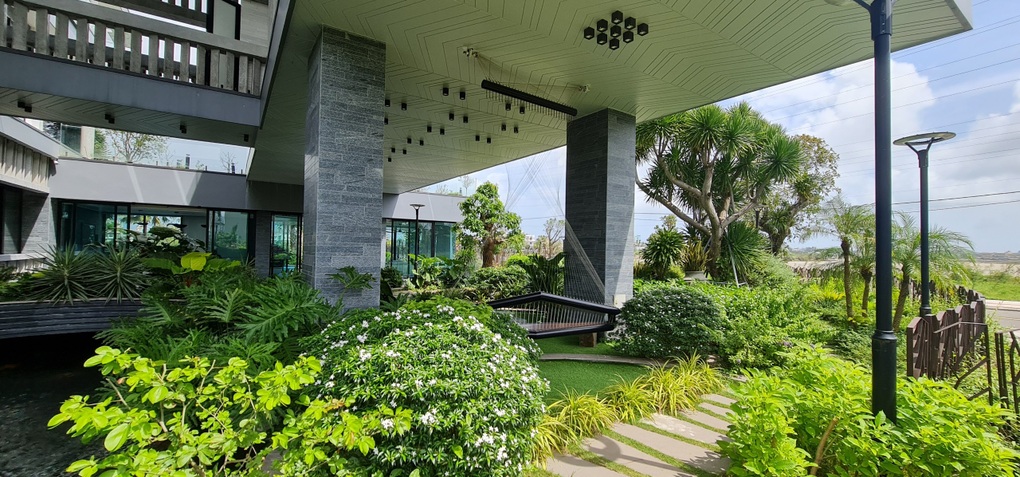 Biệt thự dựng trên 7 lô đất, thiết kế độc đáo giúp tiết kiệm điện ở Đà Nẵng - 7 Biệt thự dựng trên 7 lô đất, thiết kế độc đáo giúp tiết kiệm điện ở Đà Nẵng - 7