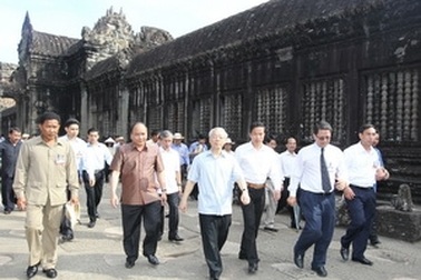 Tổng Bí thư kết thúc tốt đẹp chuyến thăm Campuchia