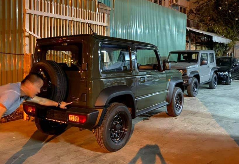 Suzuki Jimny xuất hiện tại Việt Nam theo đường nhập khẩu không chính thức - 1 Suzuki Jimny xuất hiện tại Việt Nam theo đường nhập khẩu không chính thức - 1