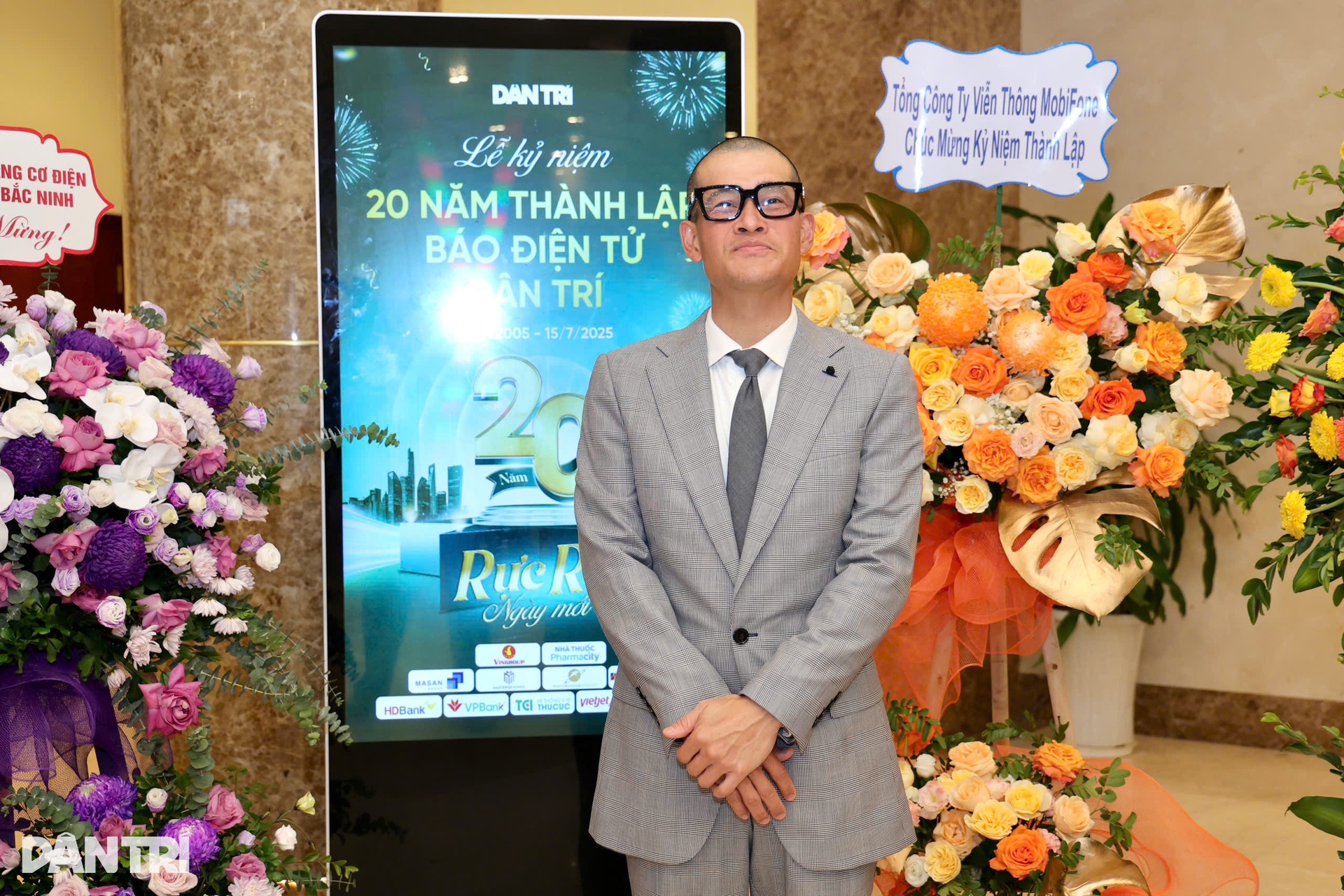 Dàn nghệ sĩ nổi tiếng, gạo cội đến dự Lễ kỷ niệm 20 năm báo Dân trí - 11 Dàn nghệ sĩ nổi tiếng, gạo cội đến dự Lễ kỷ niệm 20 năm báo Dân trí - 11
