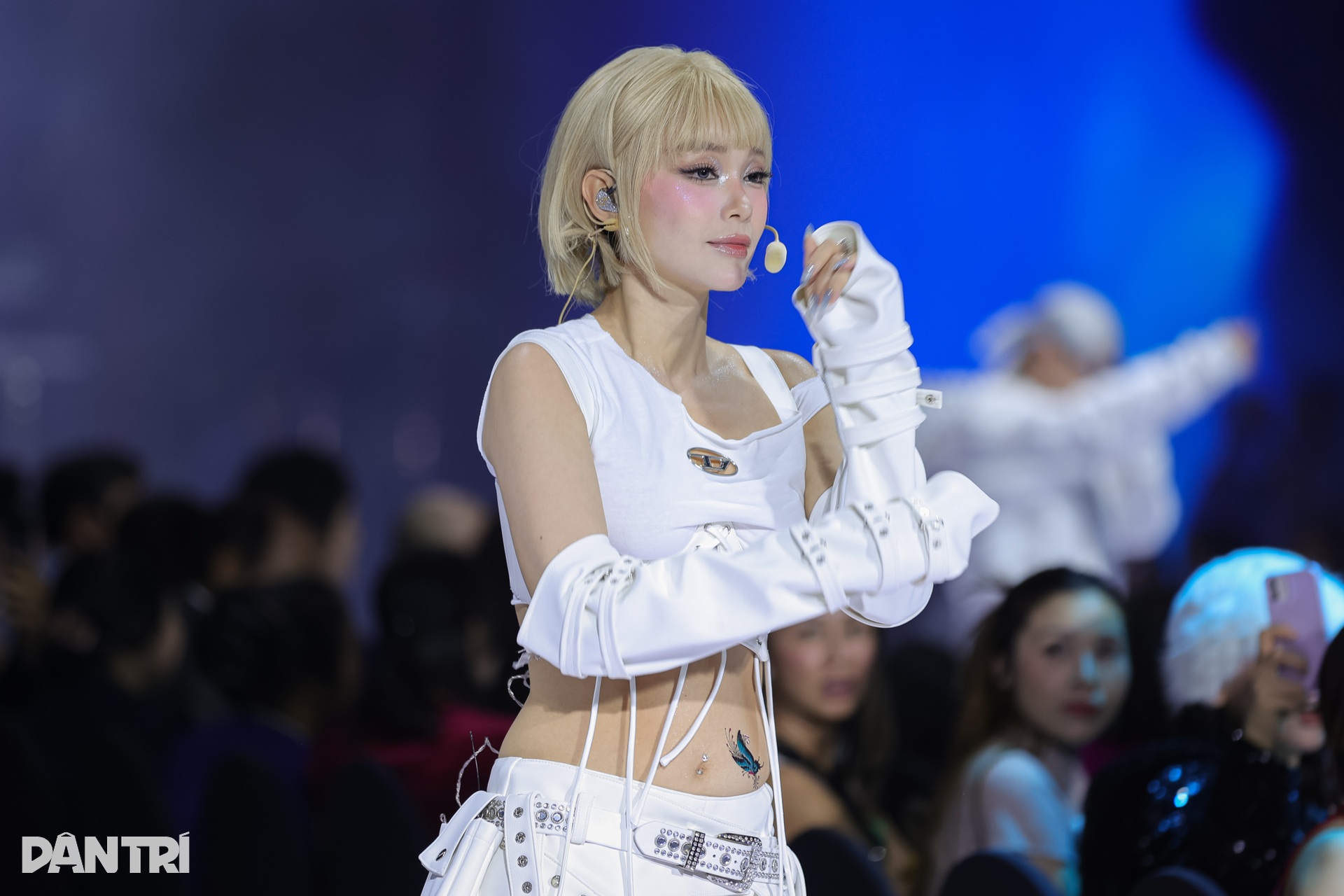 Khó nhận ra ca sĩ Minh Hằng với vẻ ngoài khác lạ, trẻ trung như Gen Z - 6