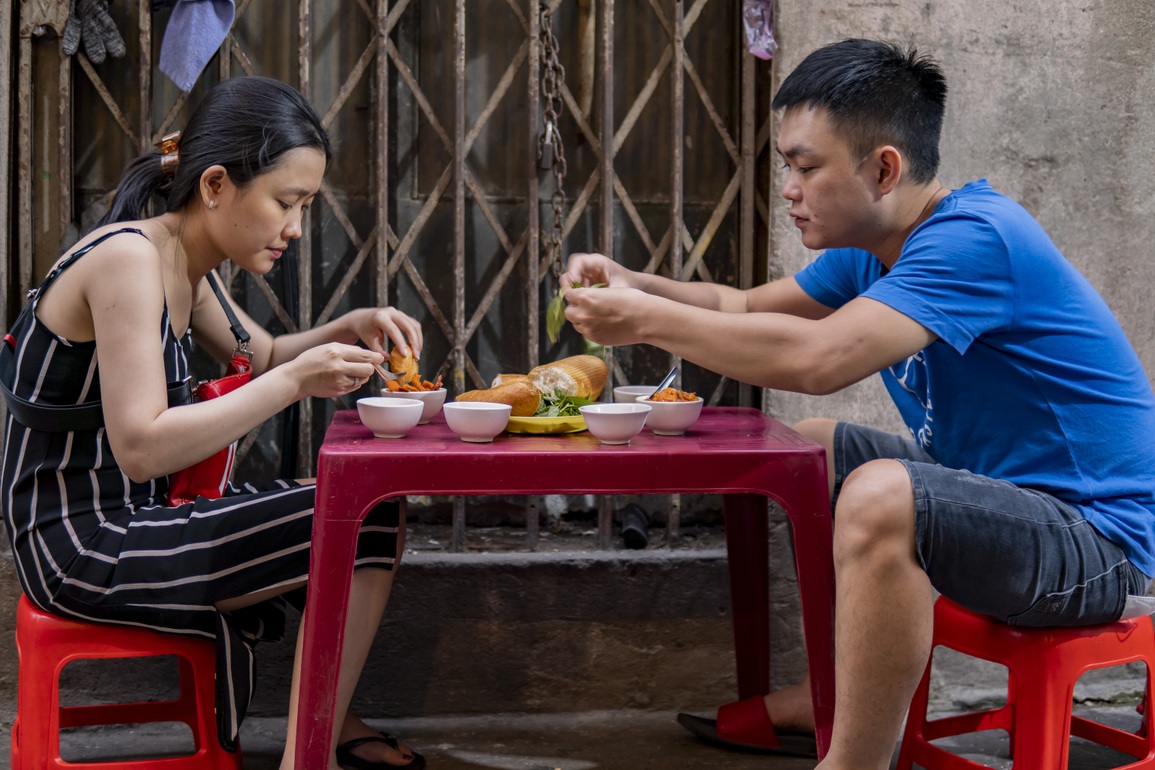 Xót xa cảnh cụ bà 85 tuổi bán phá lấu ngóng tin cháu gái đi lạc trở về - 7 Xót xa cảnh cụ bà 85 tuổi bán phá lấu ngóng tin cháu gái đi lạc trở về - 7
