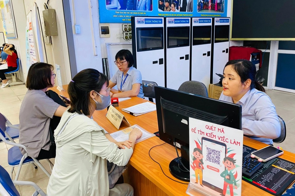 Hà Nội: Hơn 6.000 lao động nhận quyết định hưởng trợ cấp thất nghiệp - 2 Hà Nội: Hơn 6.000 lao động nhận quyết định hưởng trợ cấp thất nghiệp - 2