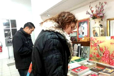 Rộn ràng Hội chợ Giáng sinh Việt kiều tại Pháp