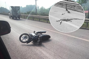 CSGT bị xe máy tông trên cao tốc Hà Nội - Thái Nguyên đã tử vong