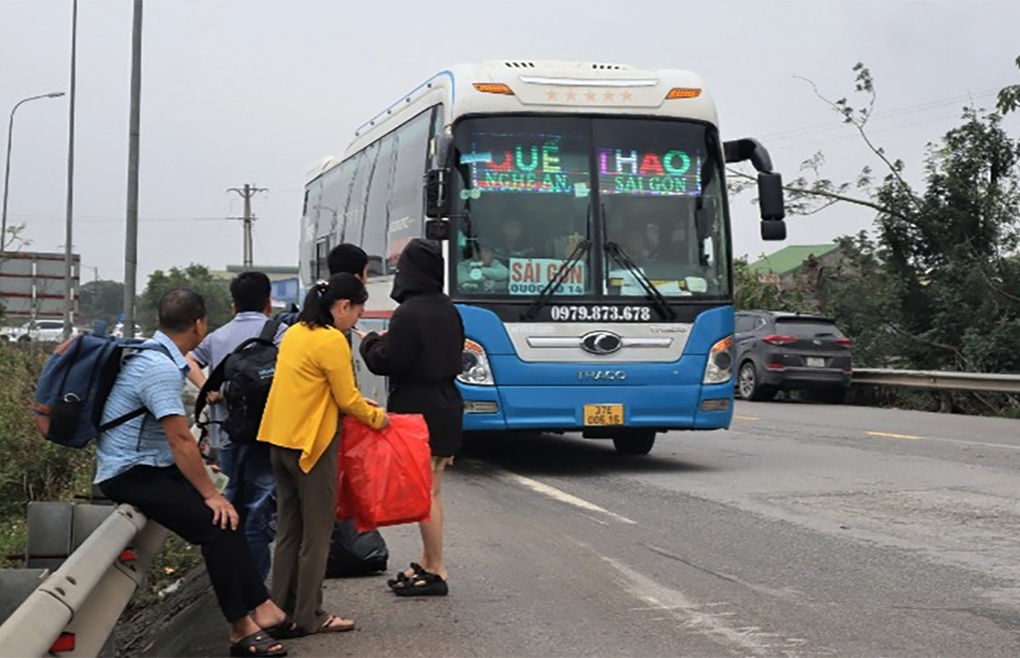 Tín hiệu vui từ con đường vắng cảnh công nhân vạ vật vào Nam sau Tết - 1