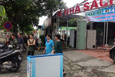 Hà Nội: "Quét" sạch hàng quán kinh doanh trái phép trên dự án cống hoá