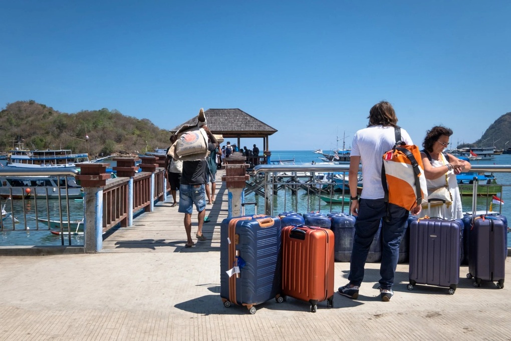 Thế bí của đảo rồng duy nhất thế giới: Cần kiếm tiền nhưng vẫn muốn bảo tồn - 2 Thế bí của đảo rồng duy nhất thế giới: Cần kiếm tiền nhưng vẫn muốn bảo tồn - 2