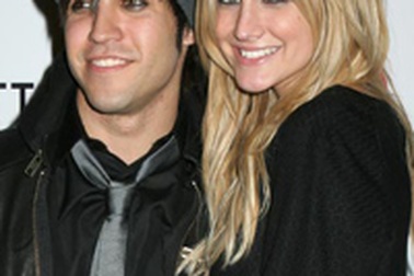 Ashlee Simpson sắp làm mẹ?