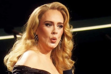 Cơn giận của Adele khiến phóng viên bị đình chỉ, nhà đài mất một triệu AUD