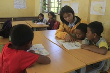 Bộ đội Biên phòng nuôi dưỡng, còn cho các cháu đến trường học chữ