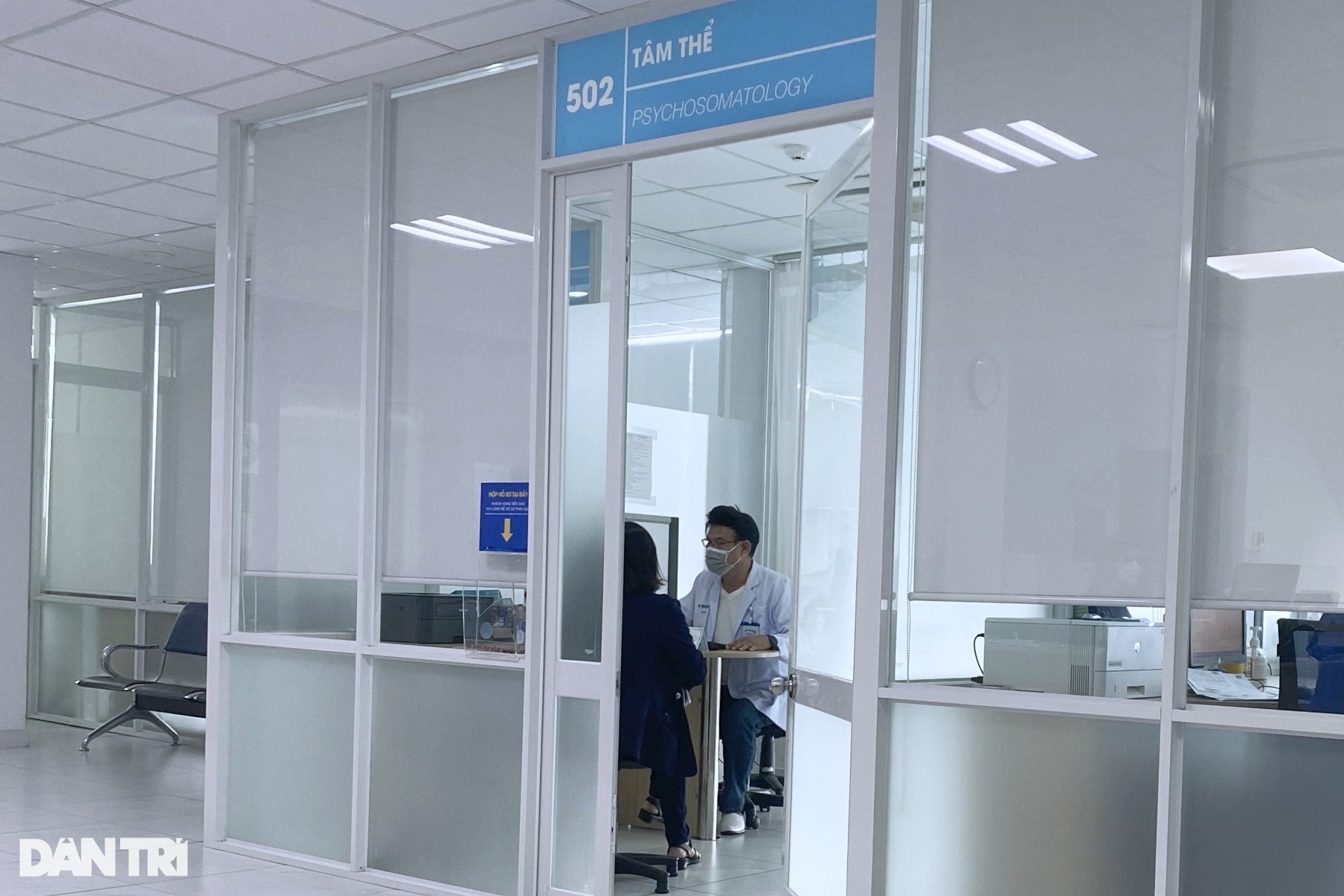 Bác sĩ tâm lý tiết lộ bệnh nhân mang hình bóng mẹ kế quận Bình Thạnh - 1 Bác sĩ tâm lý tiết lộ bệnh nhân mang hình bóng mẹ kế quận Bình Thạnh - 1