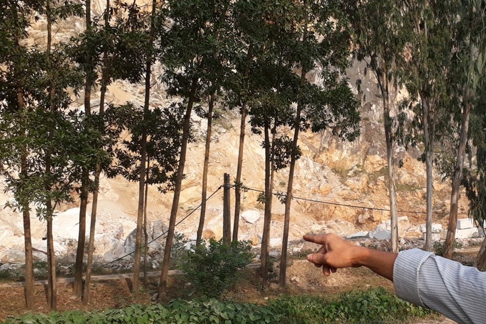 Kinh hãi cảnh cả một vùng trời phủ trắng bụi đá - 3 Kinh hãi cảnh cả một vùng trời phủ trắng bụi đá - 3