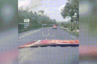 Chủ quán cơm làm điều bất ngờ khi gặp đoàn từ thiện hướng về miền Trung