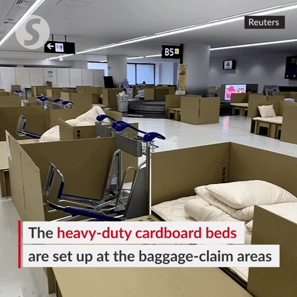 Sân bay dựng giường giấy bằng bìa cứng cho khách ngủ tạm - 3 Sân bay dựng giường giấy bằng bìa cứng cho khách ngủ tạm - 3