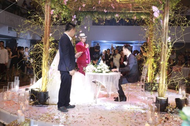 Xuân Bắc, Tự Long làm chứng cho Thành Trung kí “hợp đồng hôn nhân”