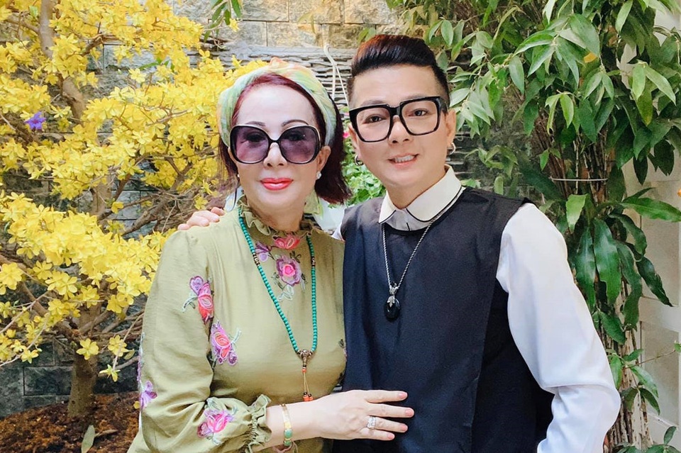 Ca sĩ Vũ Hà hạnh phúc bên bà xã 60 tuổi - 6 Ca sĩ Vũ Hà hạnh phúc bên bà xã 60 tuổi - 6